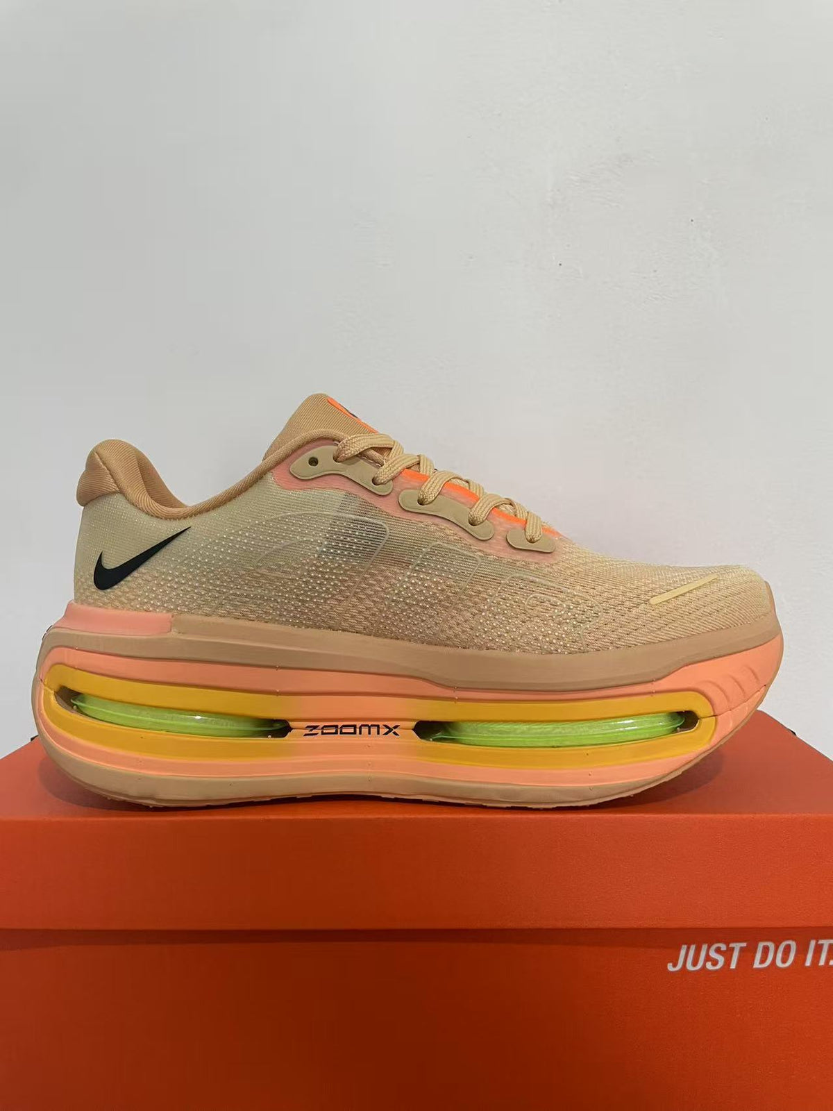 Vomero Premium Running Shoes – Peach & Beige